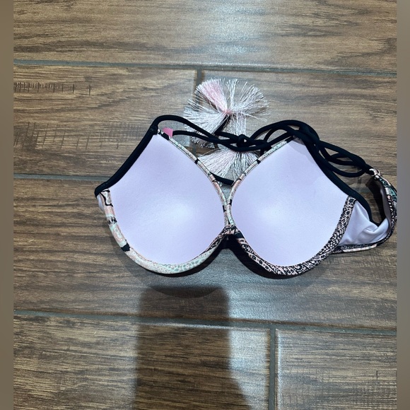 Victoria’s Secret push up bikini - Picture 3 of 5